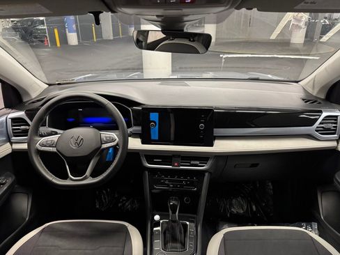 New 2025 Volkswagen Taos SE image 7