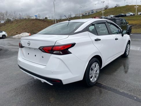 Used 2023 Nissan Versa S image 3