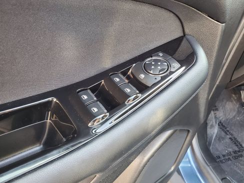 Used 2018 Ford Edge SEL FWD image 10