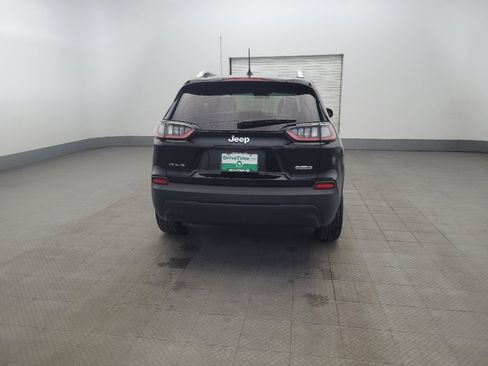Used 2019 Jeep Cherokee Latitude w/ Cold Weather Group image 7