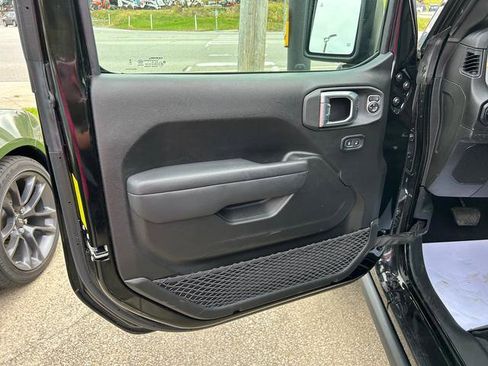 New 2025 Jeep Gladiator Willys image 7