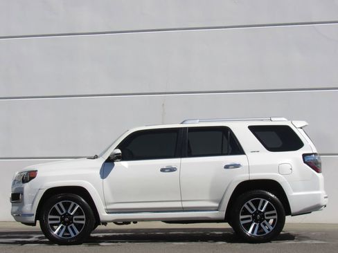 Used 2019 Toyota 4Runner Limited w/ Four Season Floor Mat Package image 4