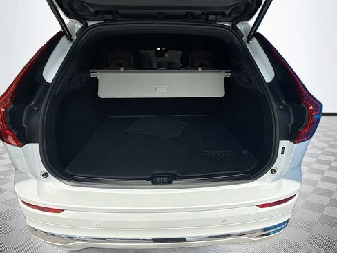 Used 2023 Volvo XC60 B5 Plus FWD image 27