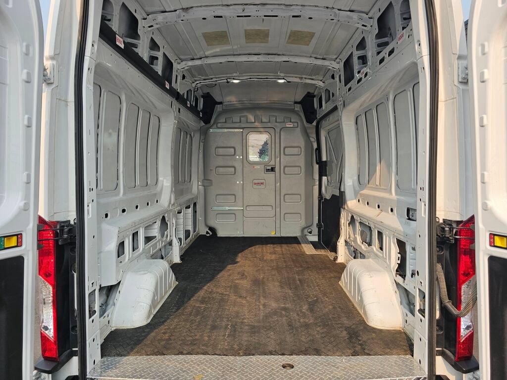 Used 2025 Ford Transit 250 148 High Roof AWD image 15
