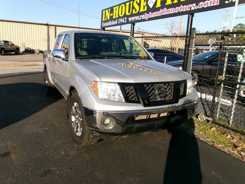 Used 2017 Nissan Frontier SL image 24