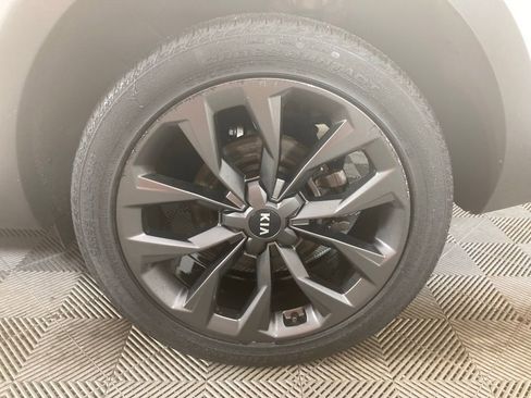 Certified 2021 Kia Sorento EX w/ EX AWD X-Line Package image 22