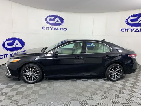 Used 2023 Toyota Camry XLE w/ Cold Weather Package FWD image 6