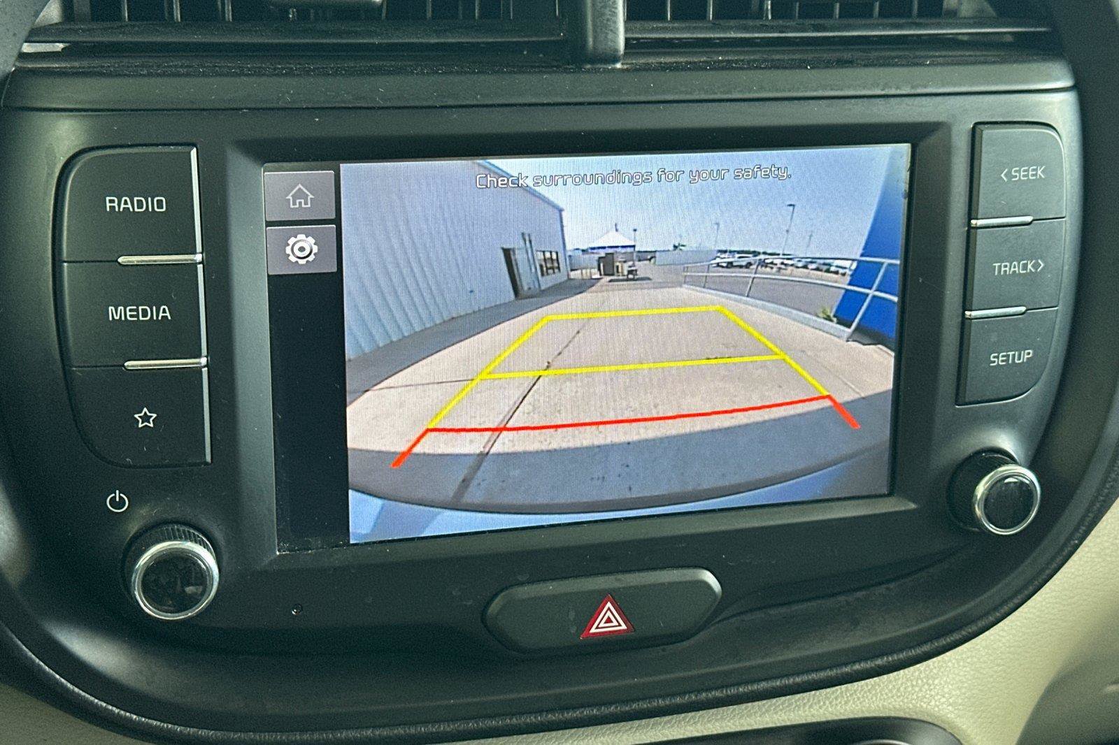 Used 2023 Kia Soul LX w/ LX Technology Package FWD image 18