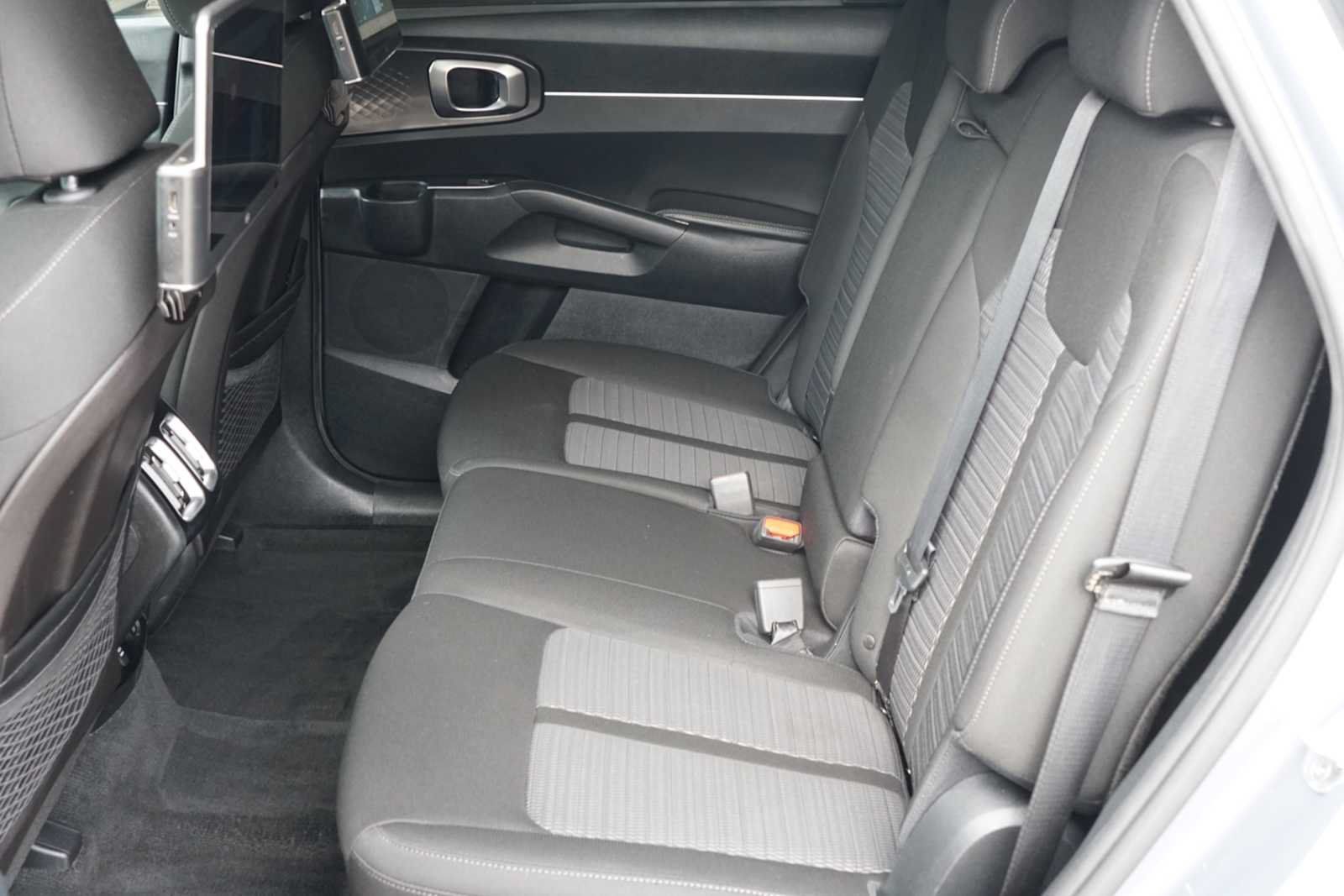 Used 2021 Kia Sorento LX FWD image 19