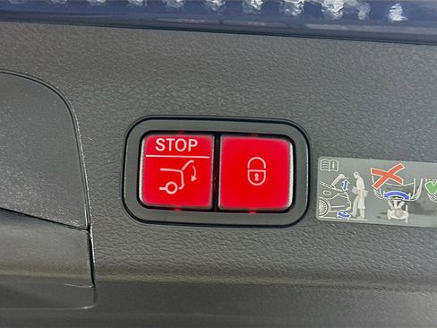 Used 2026 Mercedes-Benz GLS 450 4MATIC image 36