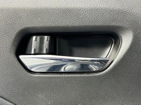 Used 2025 Nissan Versa SV w/ Trunk Package image 27