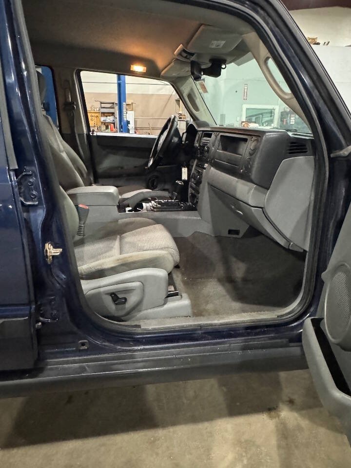 Used 2006 Jeep Commander 4WD image 16