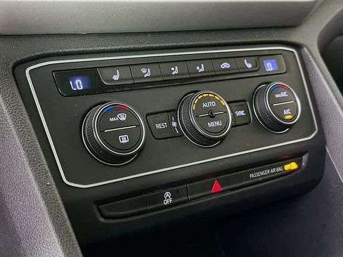 Used 2021 Volkswagen Atlas SE w/ Panoramic Sunroof Package image 18