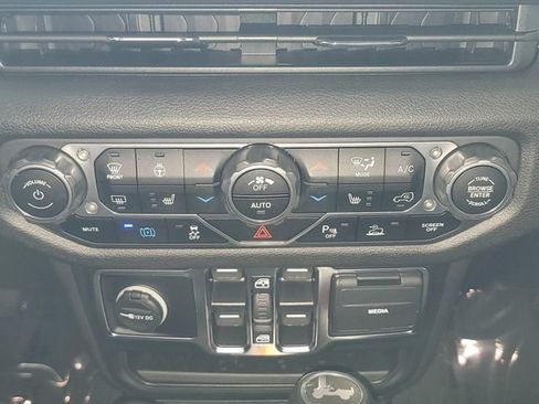 Used 2024 Jeep Wrangler Unlimited w/ Convenience Group AWD/4WD image 24