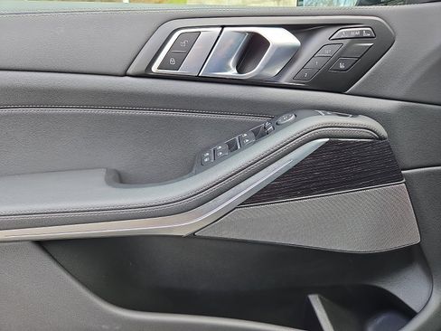 Used 2026 BMW X7 xDrive40i w/ M Sport Package image 12