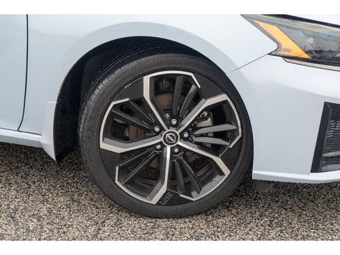 Used 2023 Nissan Altima 2.5 SR w/ SR Premium Package AWD/4WD image 31