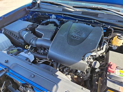 Used 2016 Toyota Tacoma TRD Sport w/ Towing Package image 27