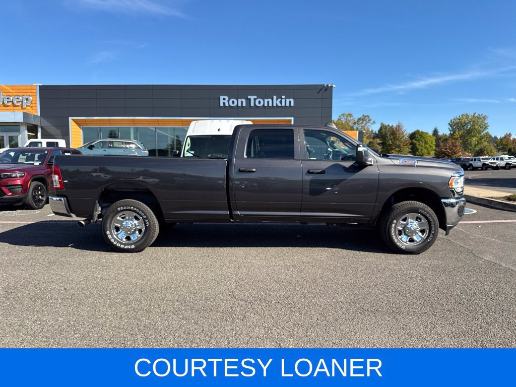 Used 2024 RAM 2500 Tradesman w/ Chrome Appearance Group AWD/4WD image 15