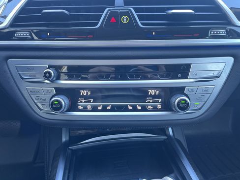 Used 2021 BMW 740i w/ Premium Package image 27