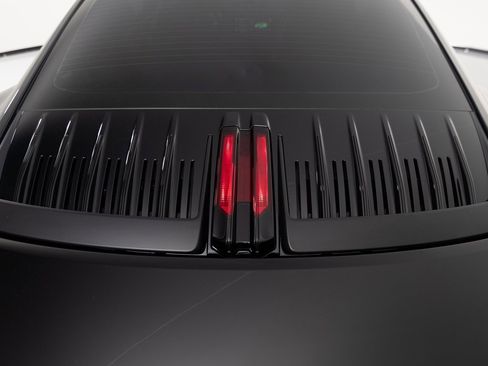 Certified 2025 Porsche 911 Carrera image 21