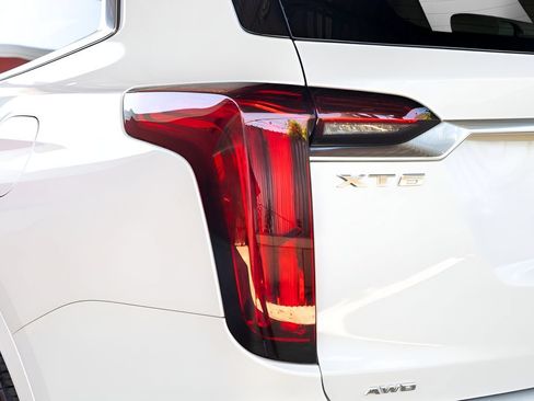 Used 2022 Cadillac XT6 Premium Luxury w/ Technology Package AWD/4WD image 17