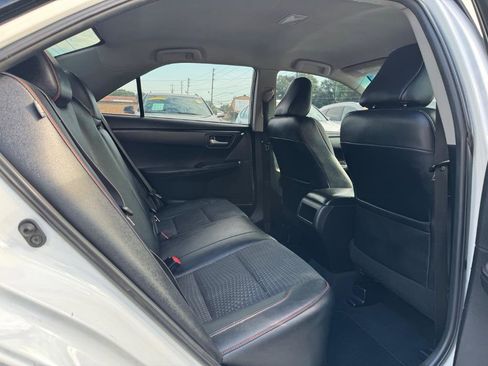 Used 2015 Toyota Camry SE image 17