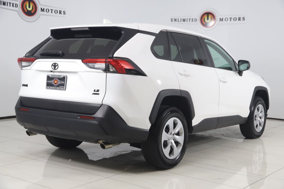 Used 2025 Toyota RAV4 LE AWD/4WD image 3
