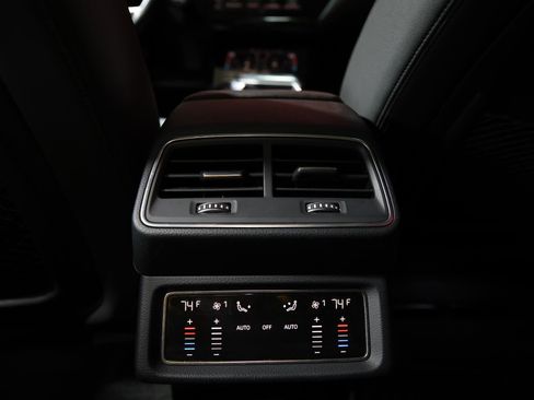 Used 2021 Audi e-tron Premium w/ Convenience Plus Package image 23