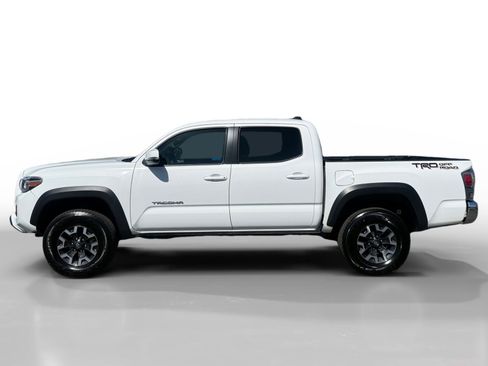 Used 2023 Toyota Tacoma TRD Off-Road image 2