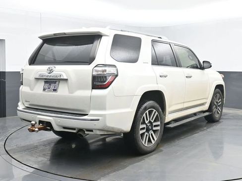 Used 2018 Toyota 4Runner Limited AWD/4WD image 10