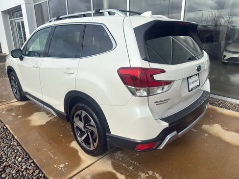 Used 2023 Subaru Forester Touring image 6