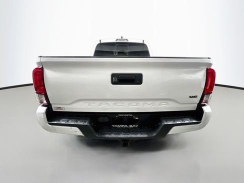 Used 2022 Toyota Tacoma SR5 w/ Technology Package RWD image 6
