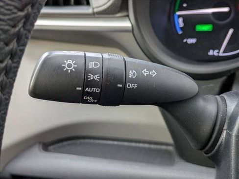 Used 2024 Toyota Sienna XLE FWD image 7