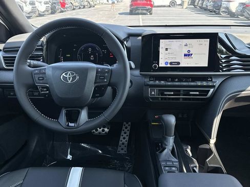 Used 2026 Toyota Camry SE FWD image 19