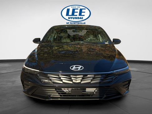 New 2026 Hyundai Elantra SEL Sport Premium image 2