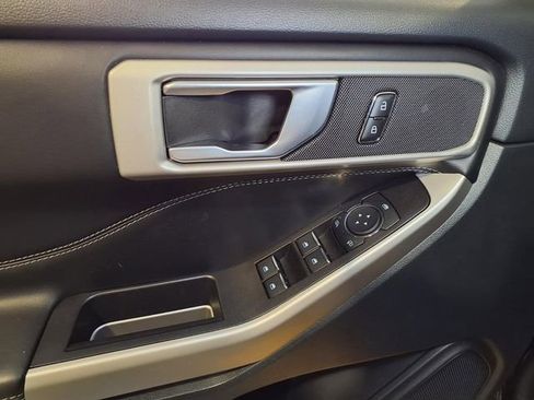 Used 2023 Ford Explorer XLT w/ Equipment Group 202A image 21