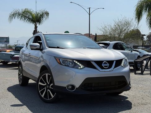Used 2017 Nissan Rogue Sport SL FWD image 2