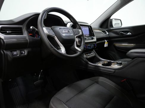 Used 2023 GMC Acadia SLE FWD image 11