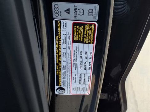 Used 2024 Audi Q5 2.0T Premium w/ Convenience Package image 31