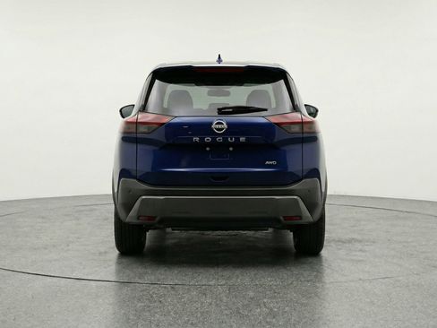 Used 2025 Nissan Rogue SV image 7