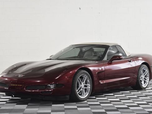 Used 2003 Chevrolet Corvette Convertible w/ Preferred Equipment Group1 image 2
