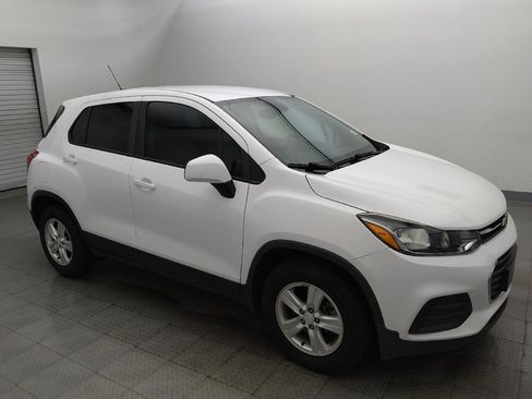 Used 2020 Chevrolet Trax LS w/ Tint and Cruise Package FWD image 11