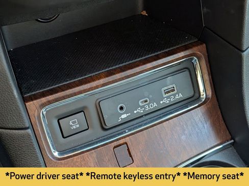 Used 2025 Subaru Ascent Touring image 10