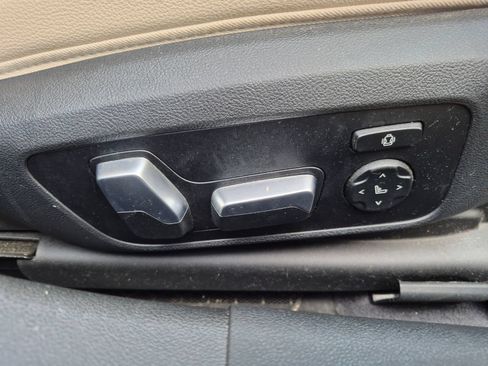 Used 2019 BMW 330i xDrive Sedan w/ Premium Package AWD/4WD image 39