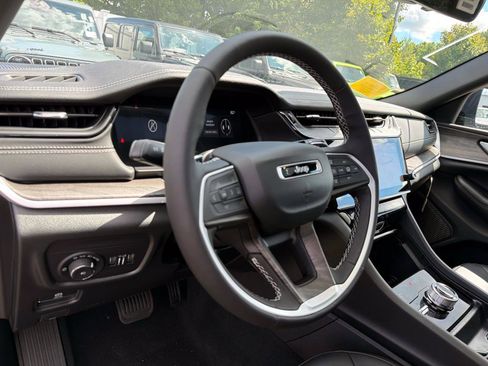 New 2026 Jeep Grand Cherokee Limited w/ Limited Altitude Package AWD/4WD image 13