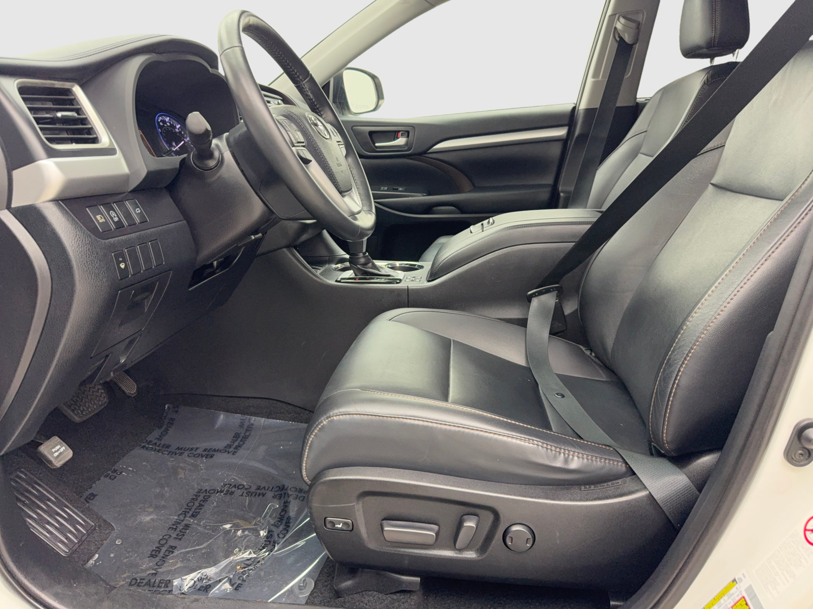 Used 2019 Toyota Highlander XLE AWD/4WD image 33