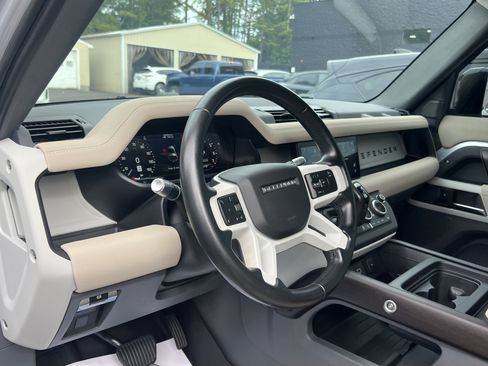 Certified 2022 Land Rover Defender 90 S AWD/4WD image 19
