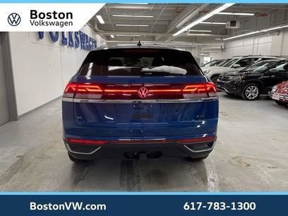 Used 2025 Volkswagen Atlas Cross Sport SE w/ Panoramic Sunroof Package