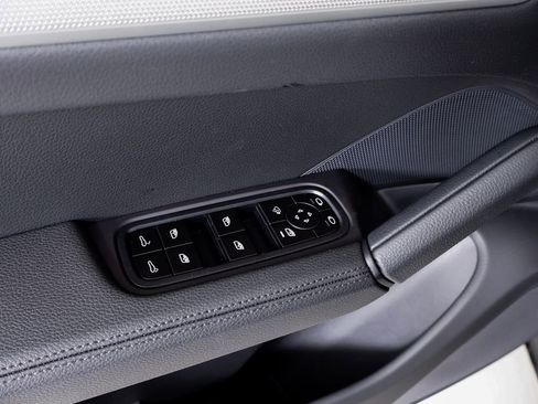 New 2026 Porsche Cayenne image 19