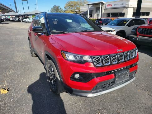 Used 2025 Jeep Compass Limited image 14